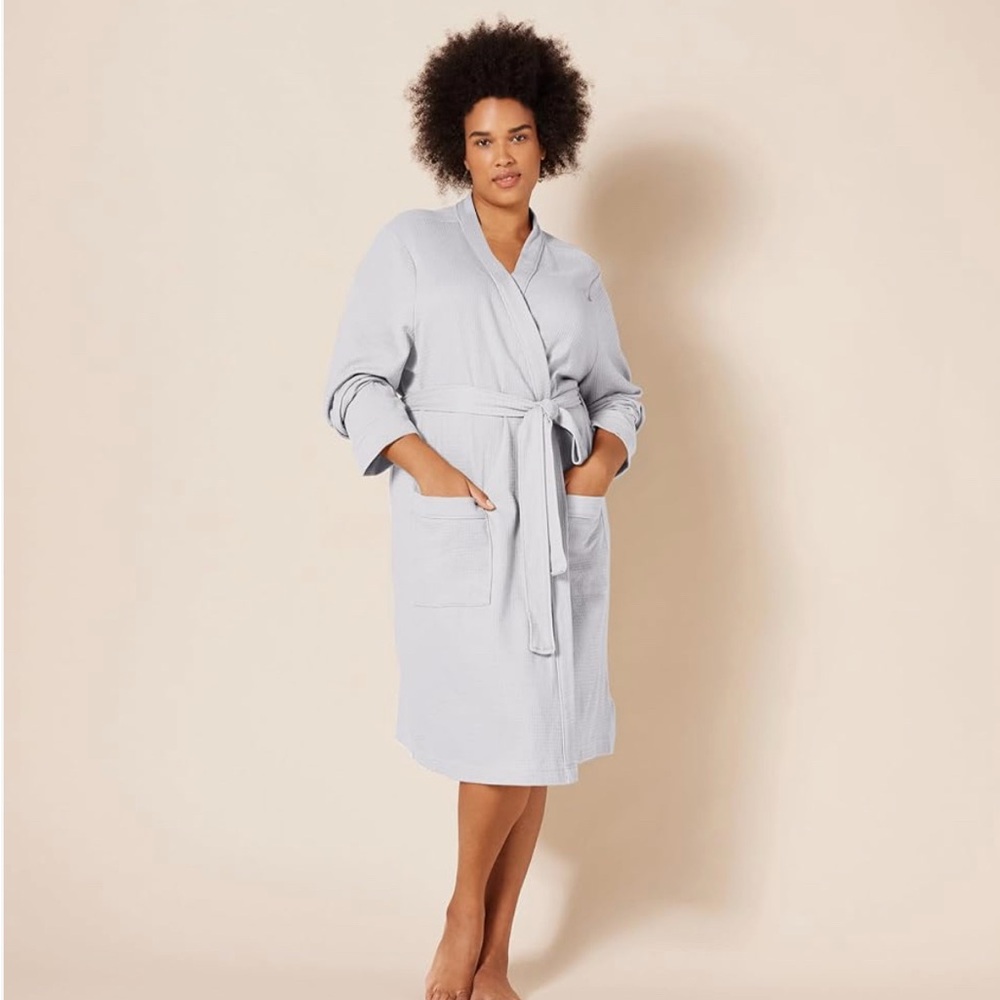 Amazon Essentials Women's Light Gray Robe large NWT